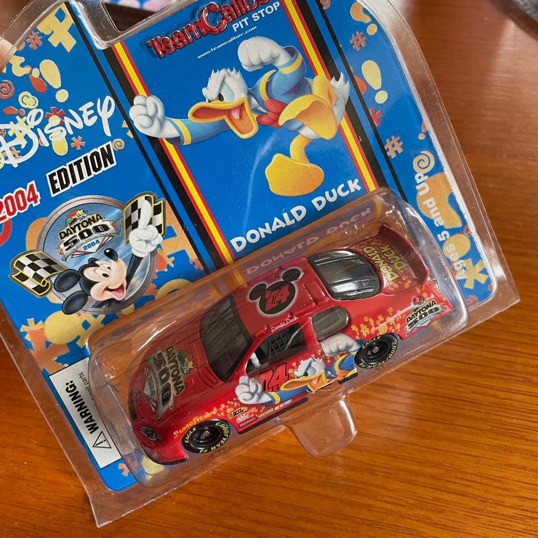 ナスカー 1/64 シボレー デイトナ500 ディズニー エディション 2004