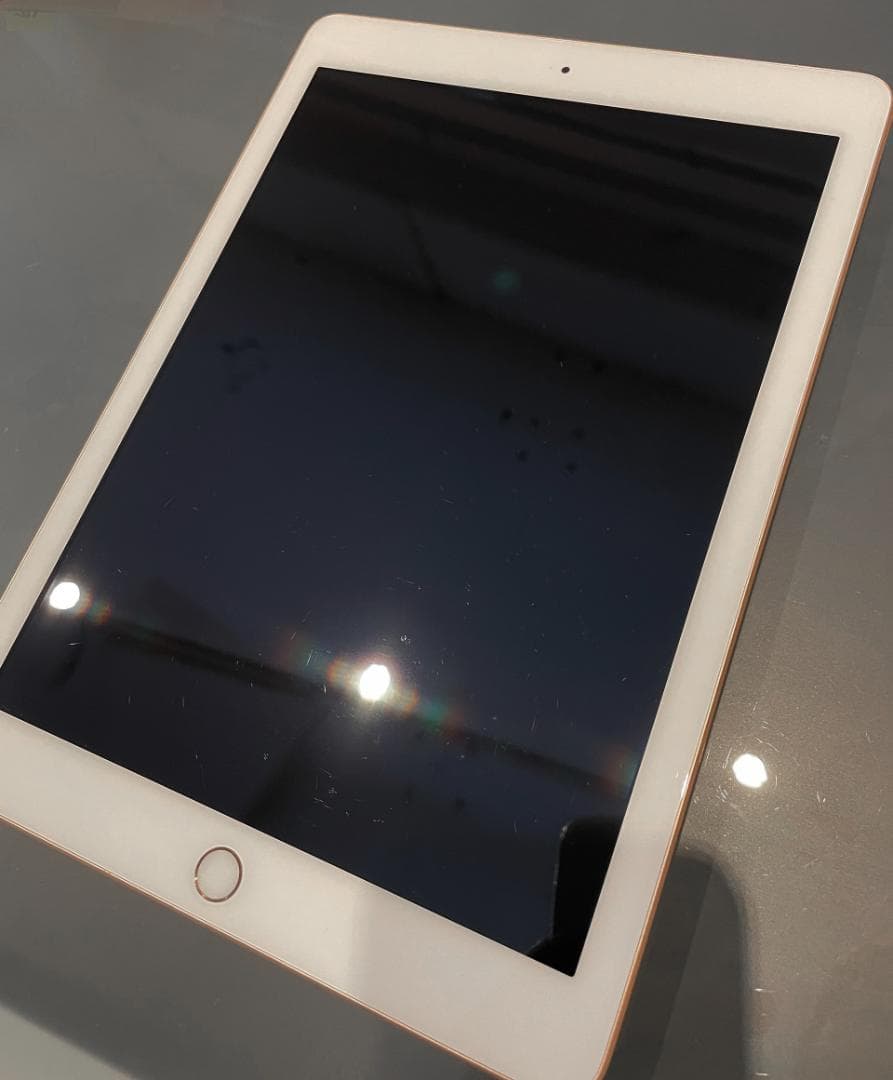 動作品 Apple iPad (第6世代) wifi 32GB ゴールド