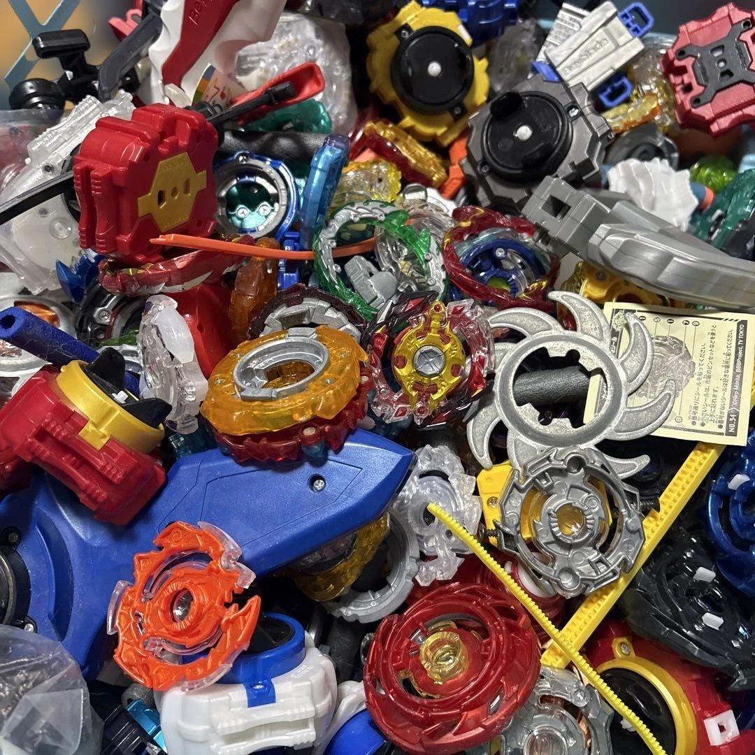 ベイブレードX　ベイブレードバースト　など　引退品　約10キロ
