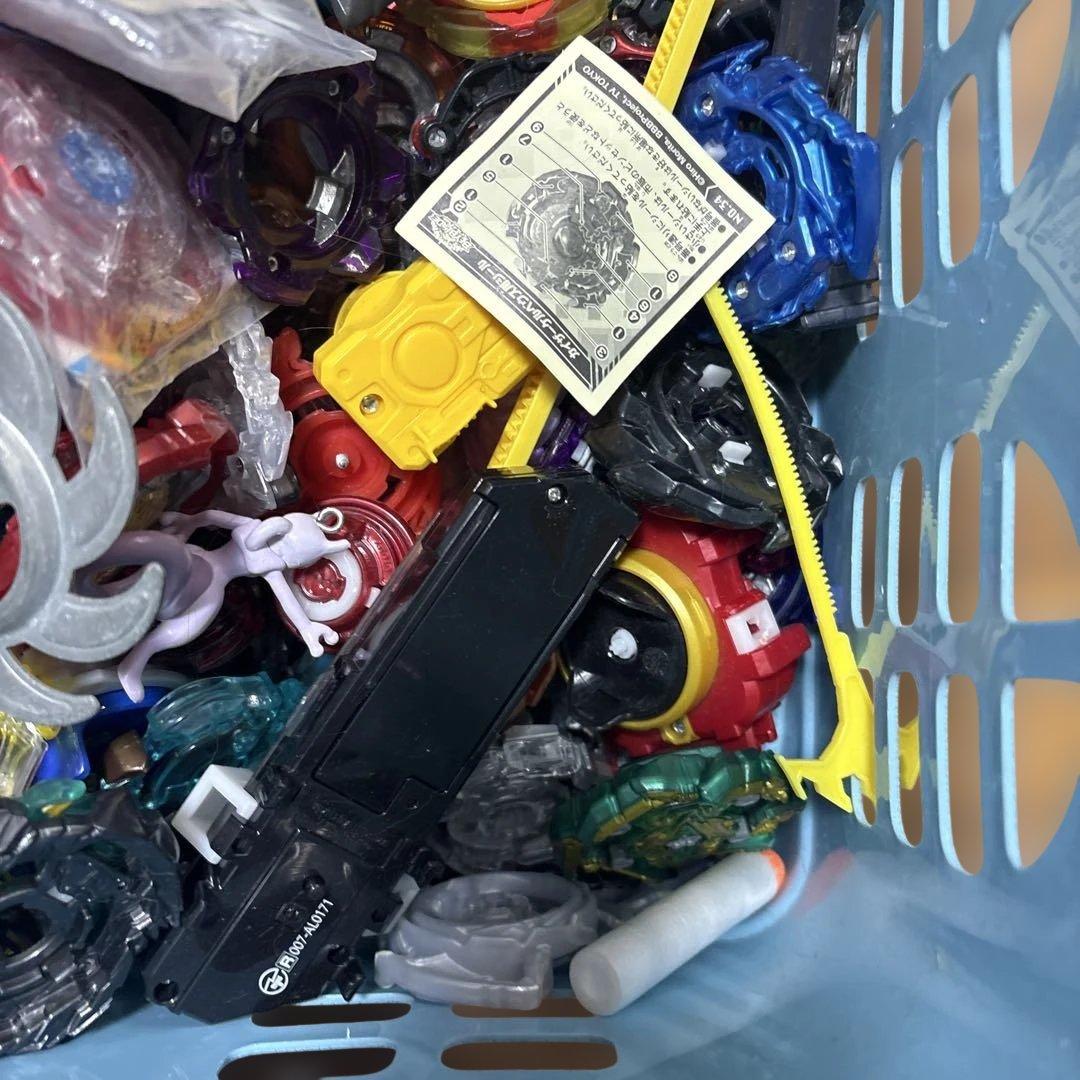 ベイブレードX　ベイブレードバースト　など　引退品　約10キロ