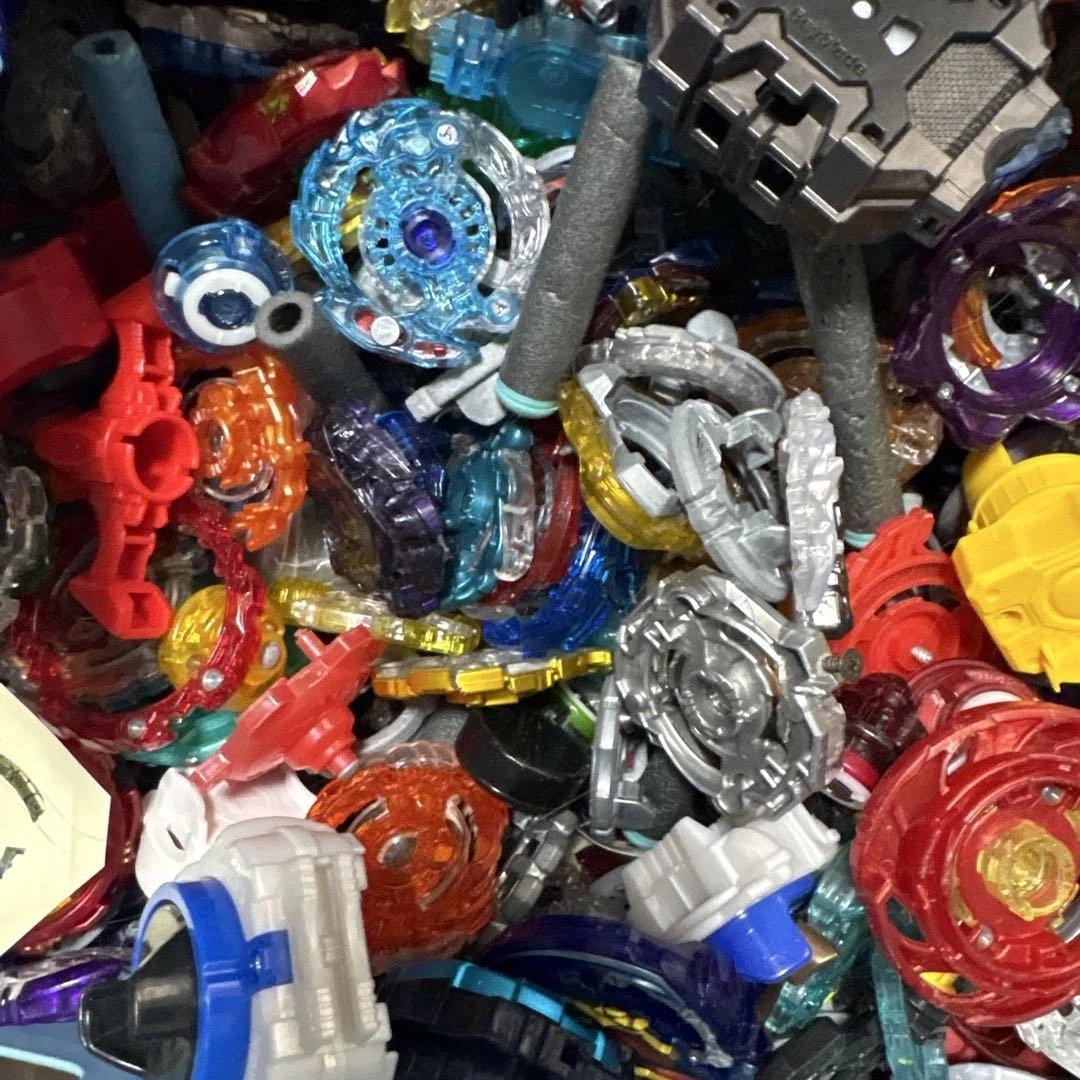 ベイブレードX　ベイブレードバースト　など　引退品　約10キロ