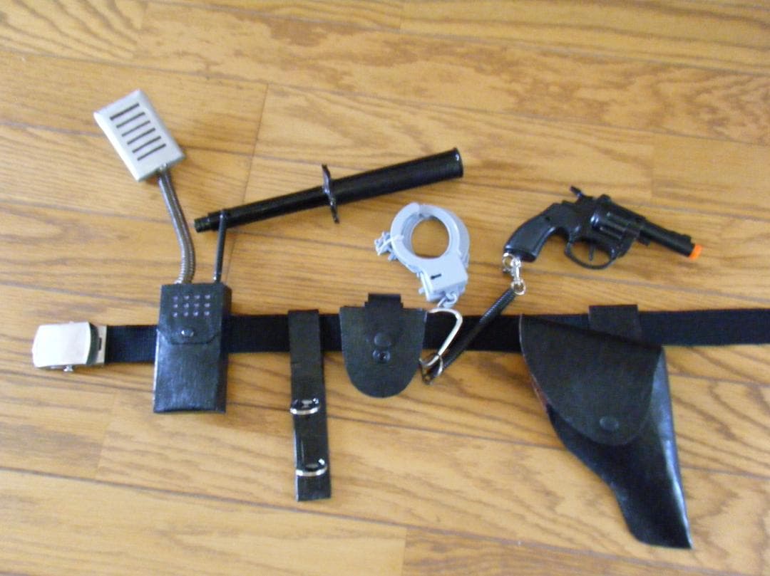 値下げ　レア　なりきりポリスベルト　腰回り完全セット 　コスプレ