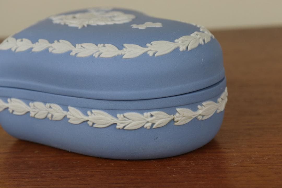 ウェッジウッド　ジャスパー　小物入れ　ダイアナ妃　成婚　1981年　ハート