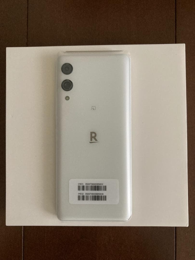【未使用】Rakuten Hand 5G P780 ホワイト