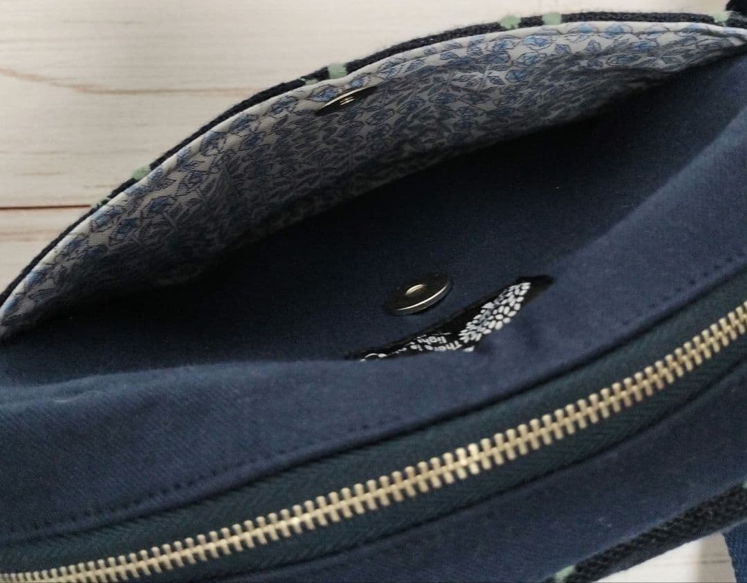 ミナペルホネン　ハンドメイド　レクタングルショルダーバッグ　タンバリン