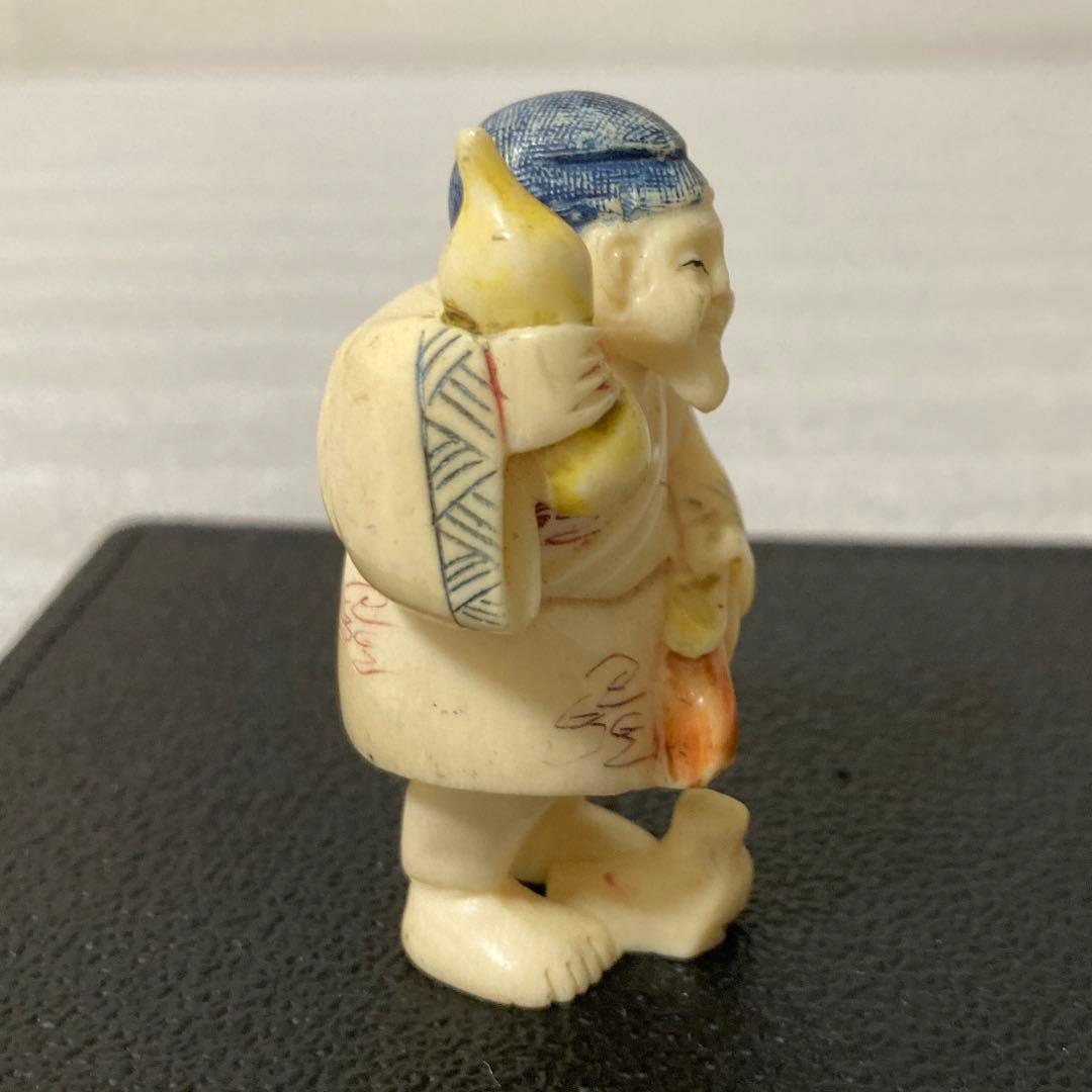 マンモス　牙彫り　根付　置物