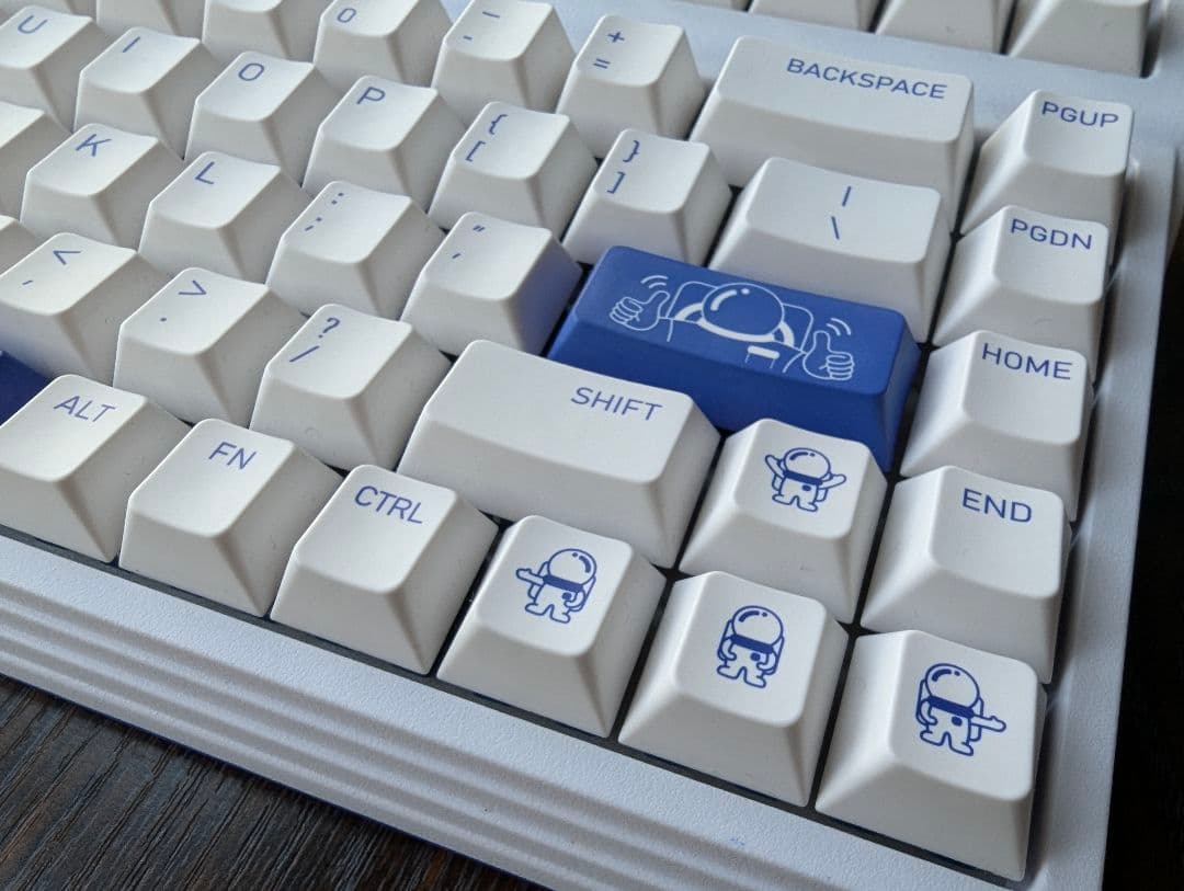 メカニカルキーボード　L80 銀軸 宇宙 キーボード 本体 USBレシーバー