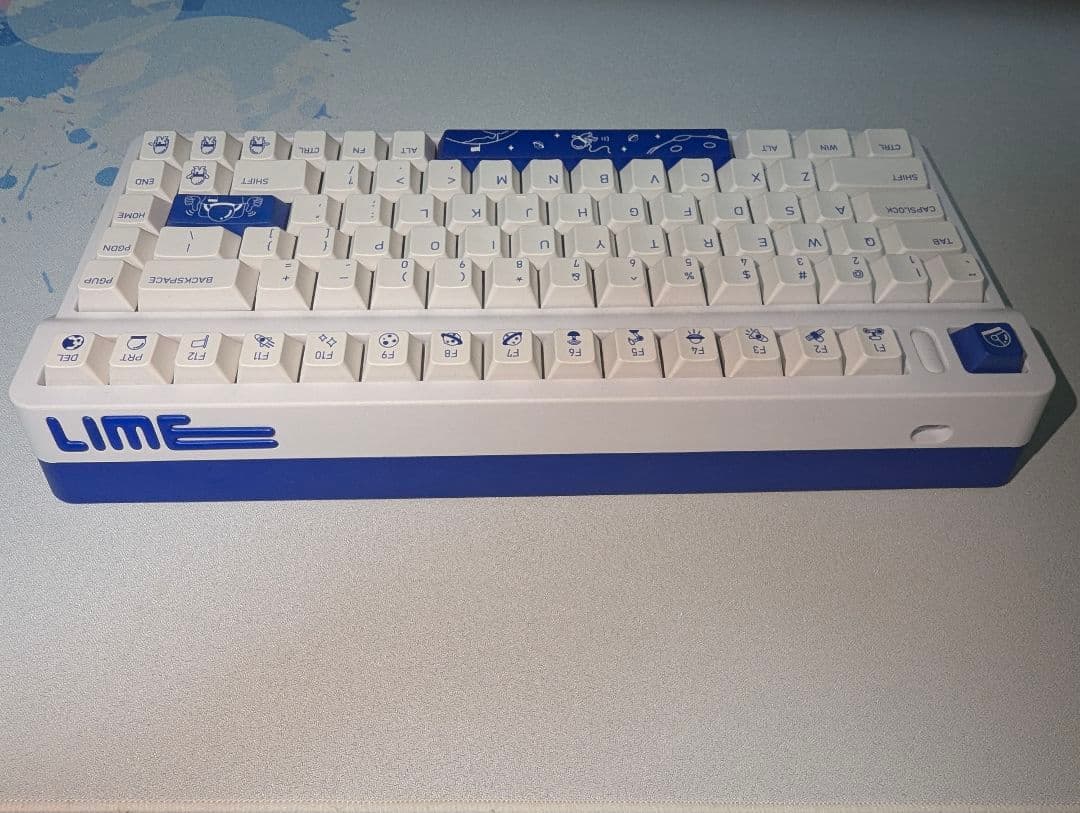 メカニカルキーボード　L80 銀軸 宇宙 キーボード 本体 USBレシーバー