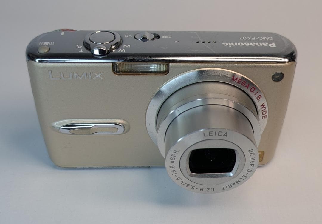 Panasonic LUMIX DMC-FX07 デジタルカメラ ゴールド