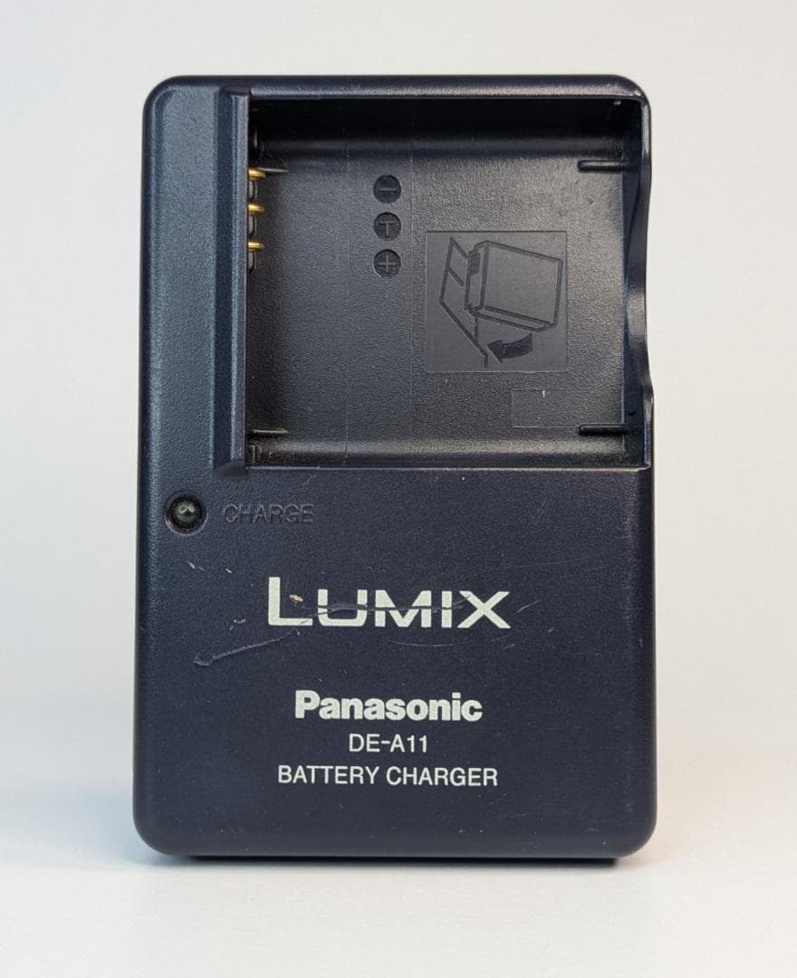 Panasonic LUMIX DMC-FX07 デジタルカメラ ゴールド