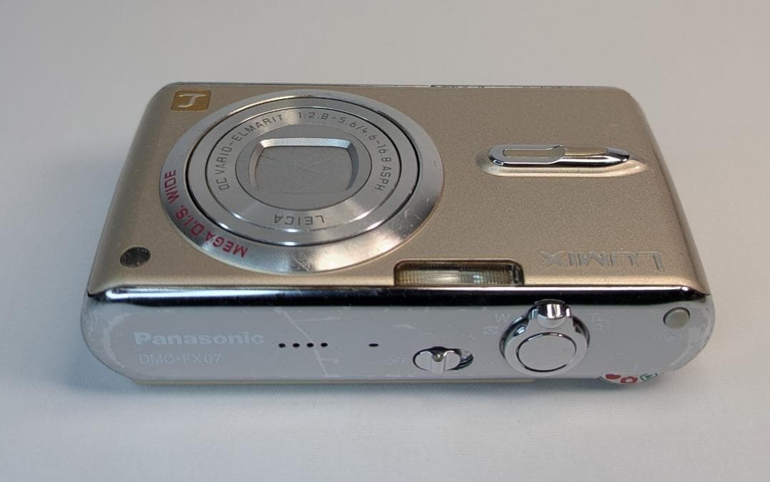 Panasonic LUMIX DMC-FX07 デジタルカメラ ゴールド