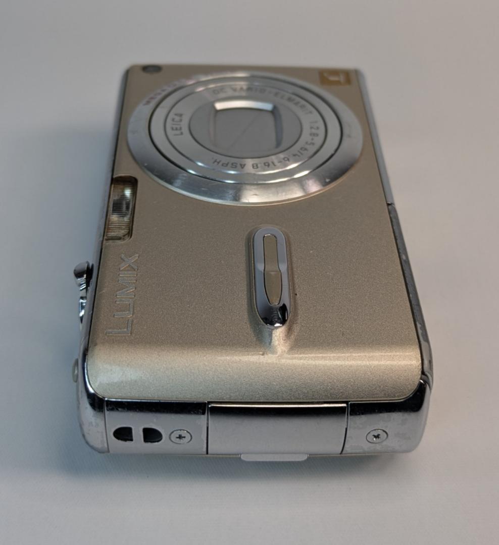 Panasonic LUMIX DMC-FX07 デジタルカメラ ゴールド