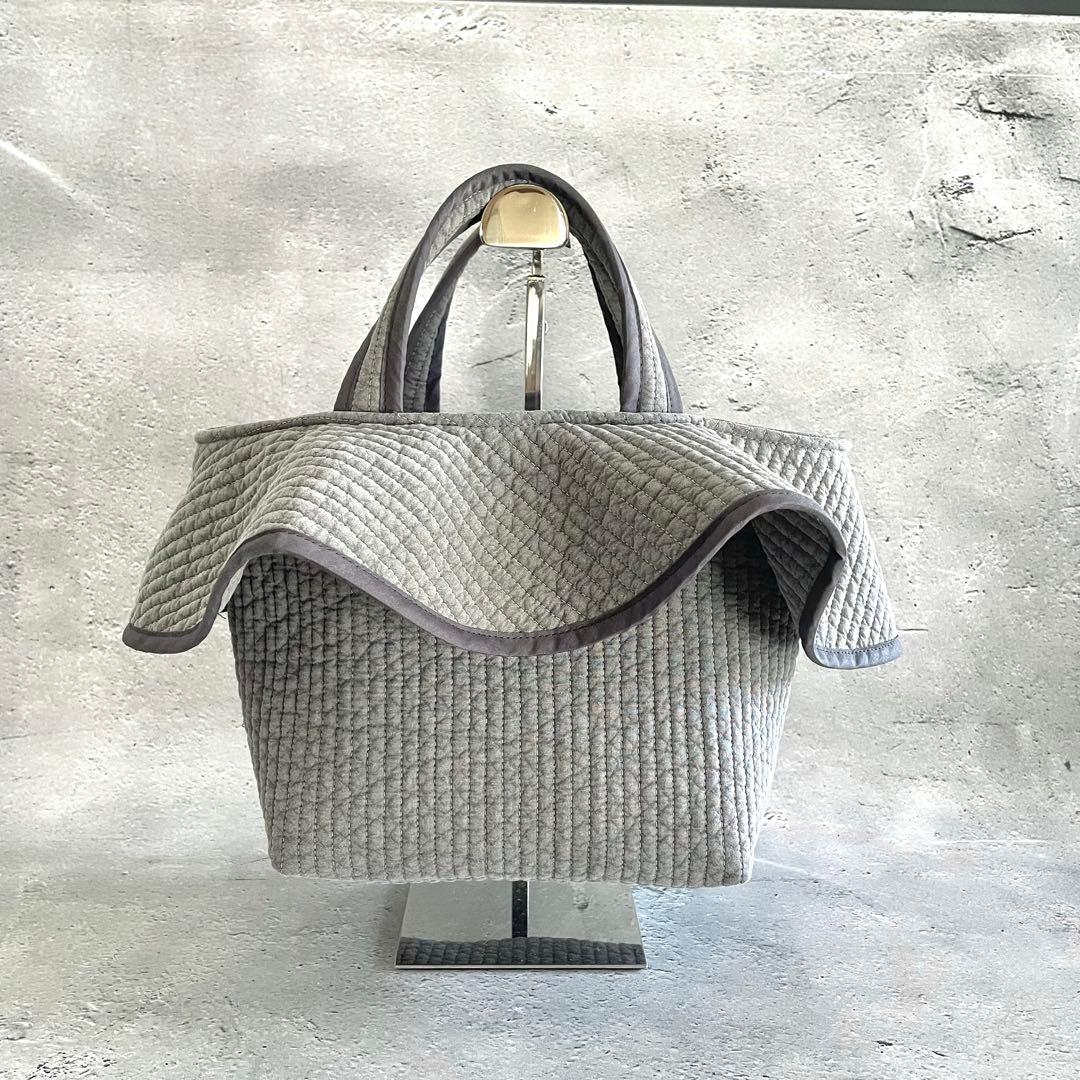 フレアフリル付きトートバッグ（M）　ヌビバッグ　グレー　ハンドメイド