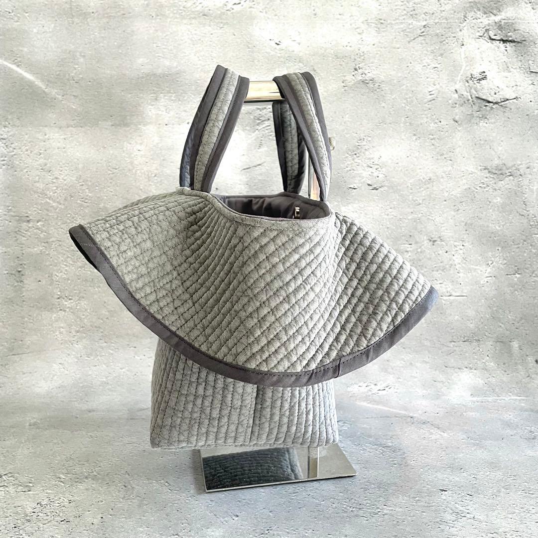 フレアフリル付きトートバッグ（M）　ヌビバッグ　グレー　ハンドメイド
