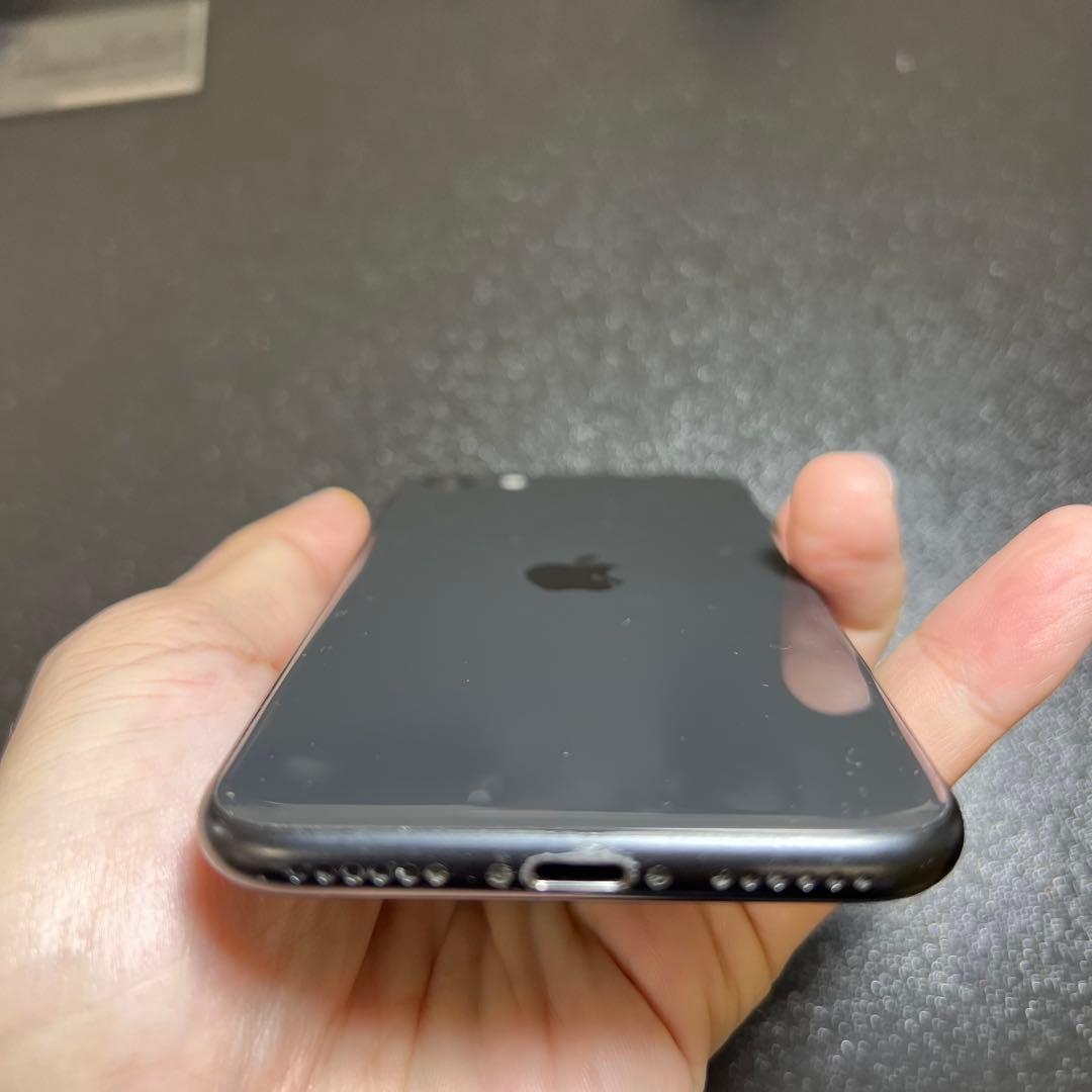 【早い者勝ち】iPhoneSE 第2世代　64GB SIMフリー