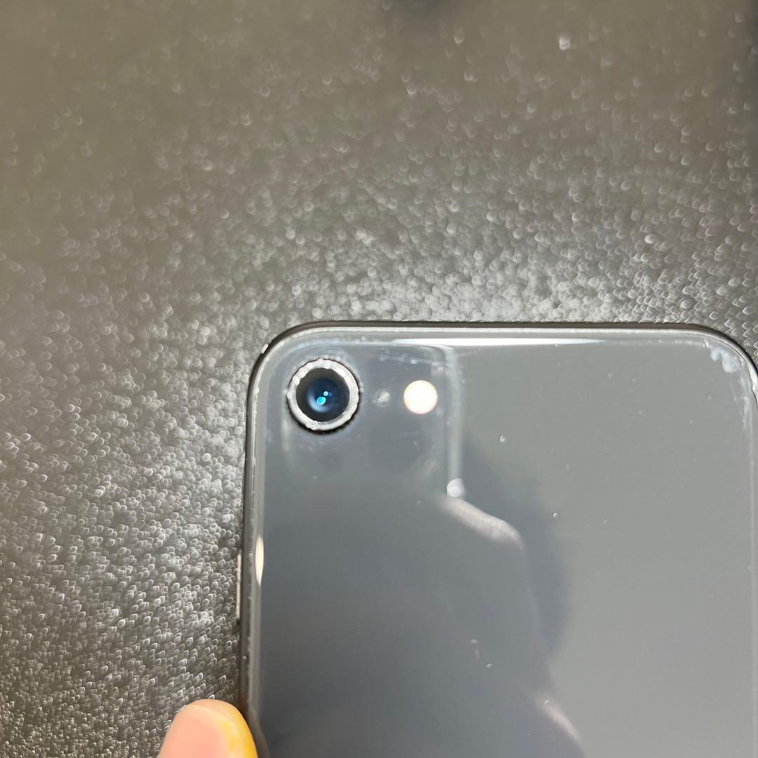 【早い者勝ち】iPhoneSE 第2世代　64GB SIMフリー