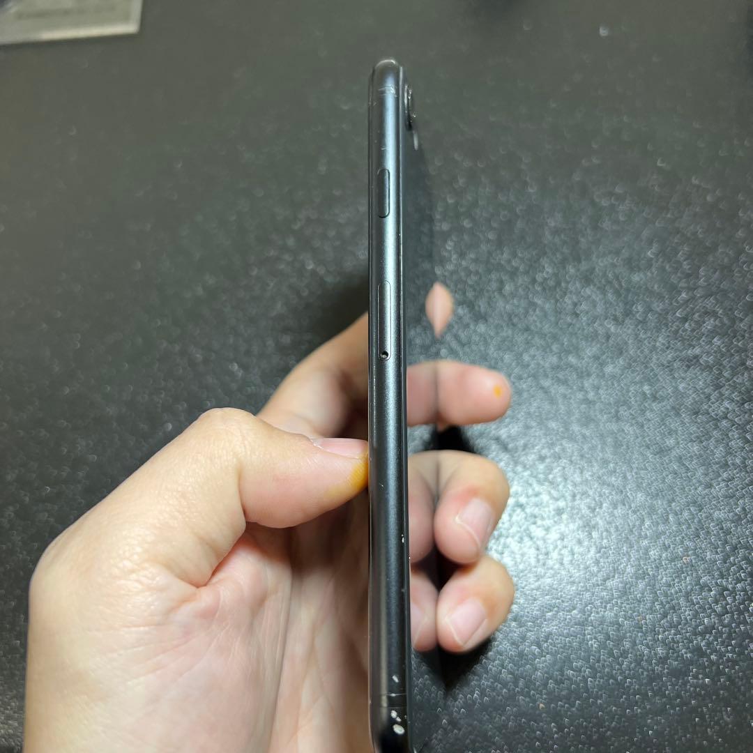 【早い者勝ち】iPhoneSE 第2世代　64GB SIMフリー