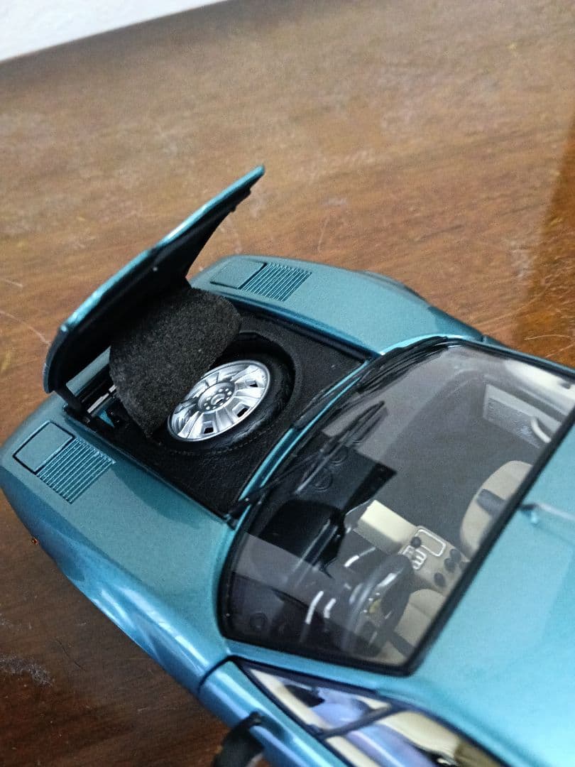 京商1/18 フェラーリ308GTB 1975 パリ・サロン・デビューバージョン