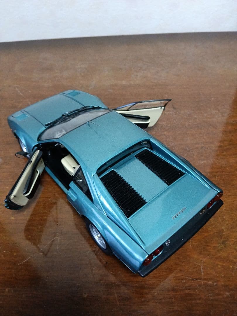 京商1/18 フェラーリ308GTB 1975 パリ・サロン・デビューバージョン