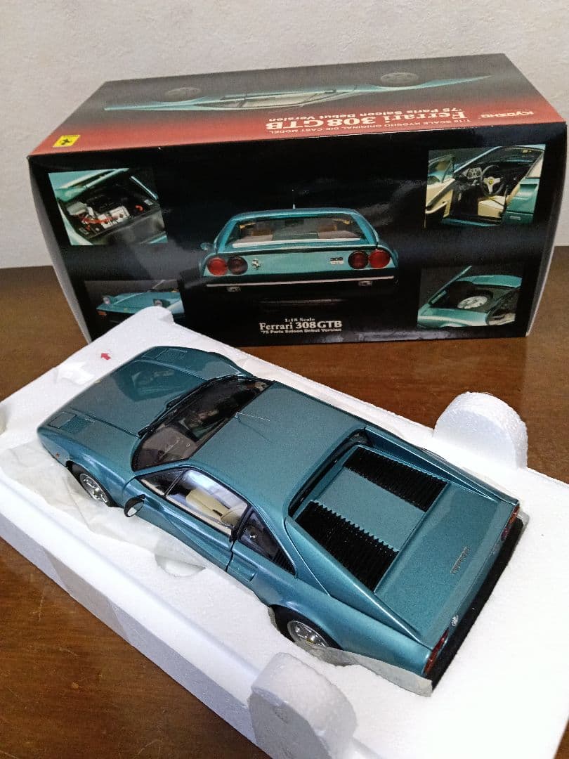 京商1/18 フェラーリ308GTB 1975 パリ・サロン・デビューバージョン