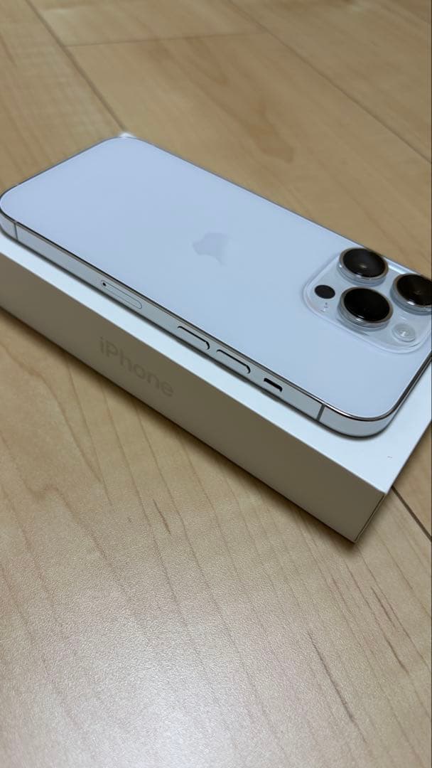 Apple iPhone 14 Pro シルバー