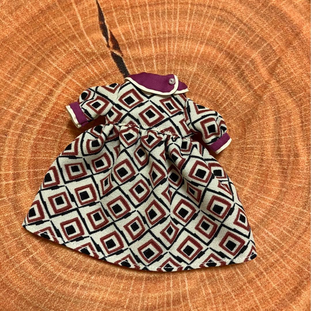 レトロモダン　重ね襟袖ののワンピース　リカちゃん　ブライス