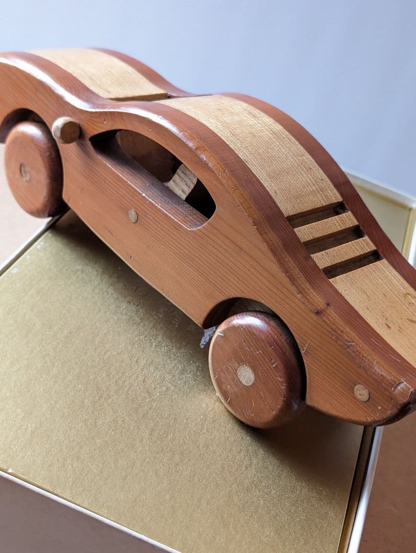 ♥ 木製 スポーツカー 　おもちゃ　おもちゃの里　日本製　 置物　未来の車✨✨♥