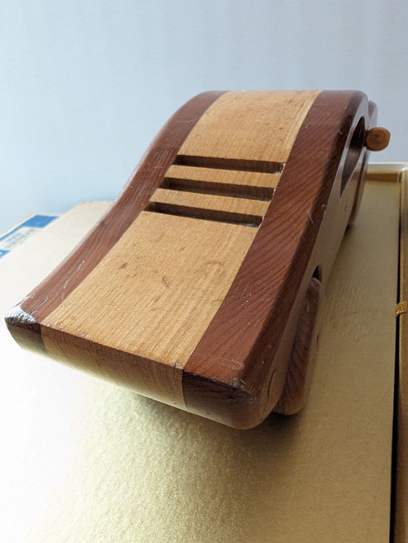 ♥ 木製 スポーツカー 　おもちゃ　おもちゃの里　日本製　 置物　未来の車✨✨♥