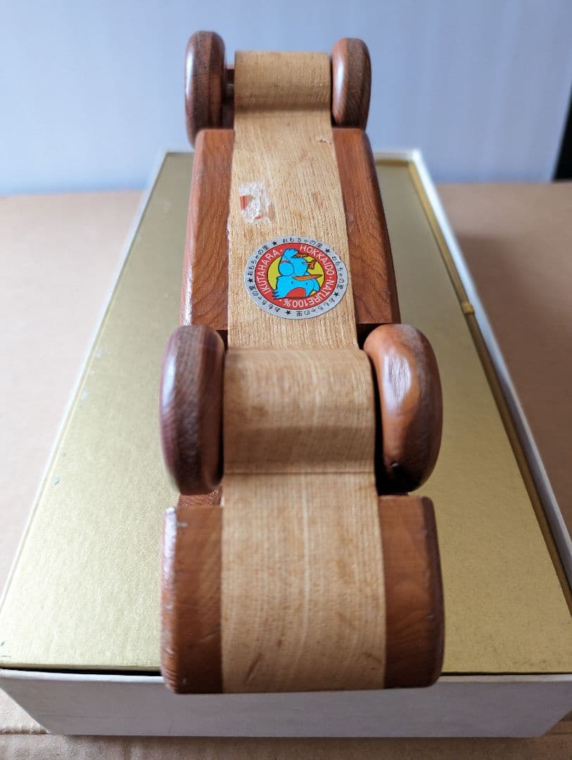 ♥ 木製 スポーツカー 　おもちゃ　おもちゃの里　日本製　 置物　未来の車✨✨♥