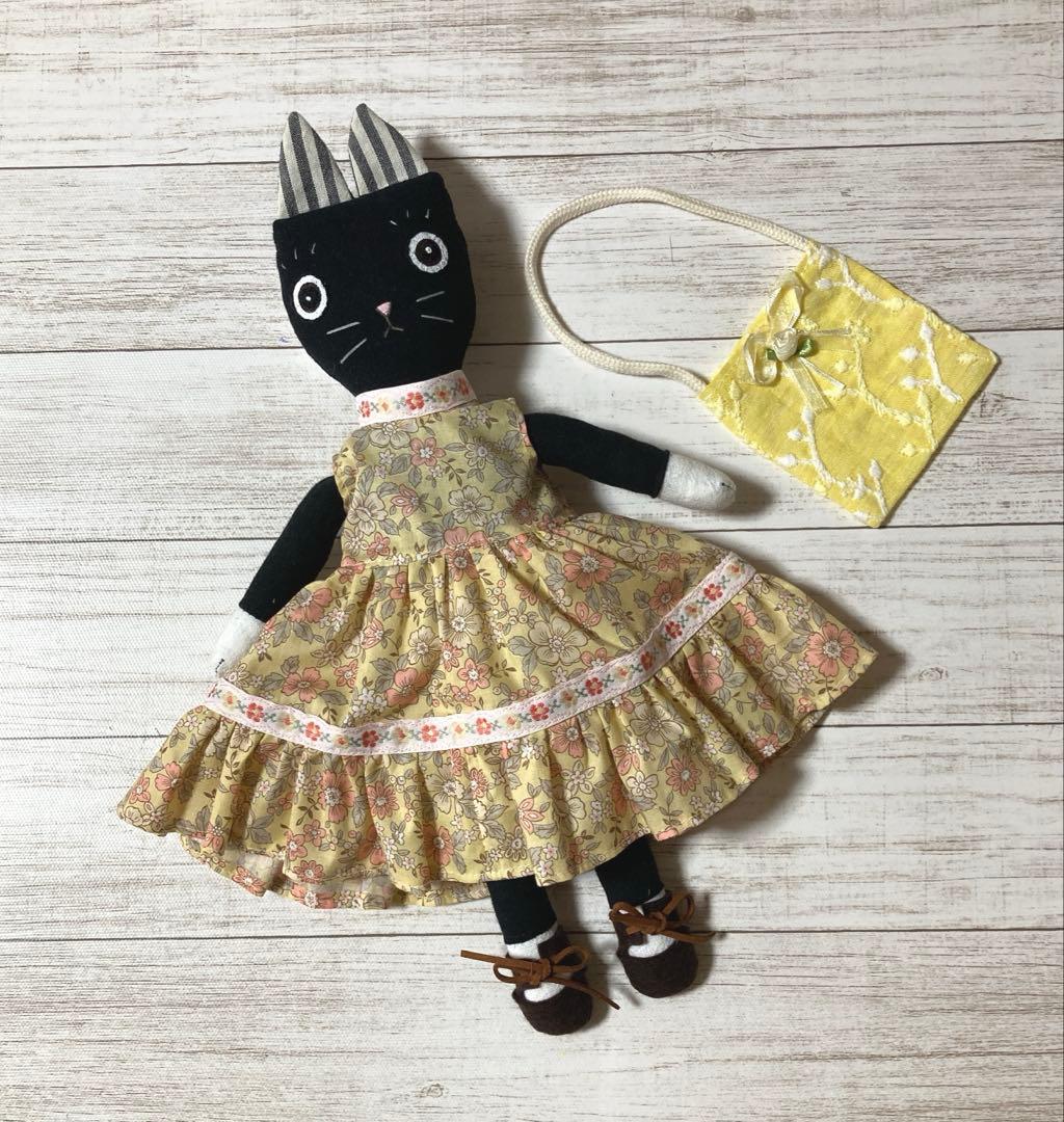 まんまるお目々の黒ねこさん