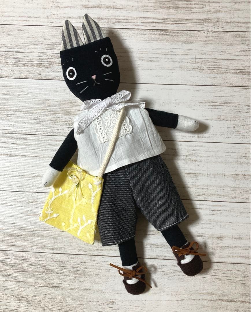 まんまるお目々の黒ねこさん