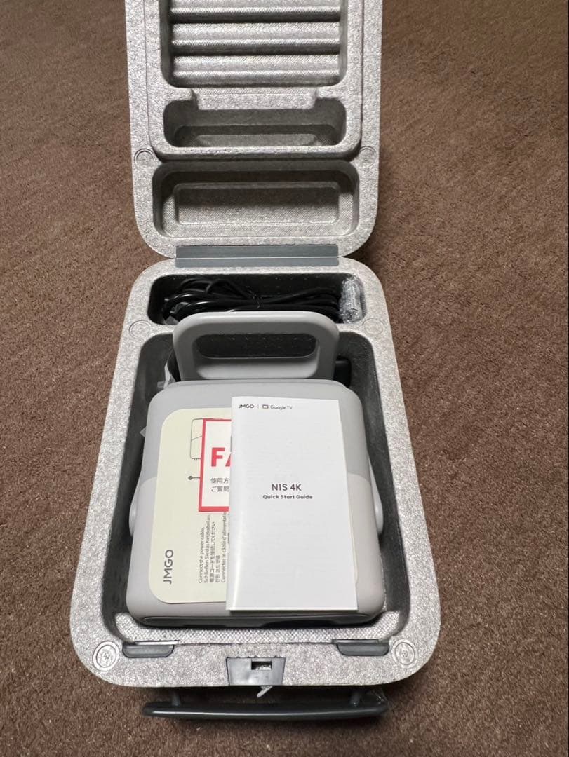 JMGOプロジェクター　60インチスクリーン付き