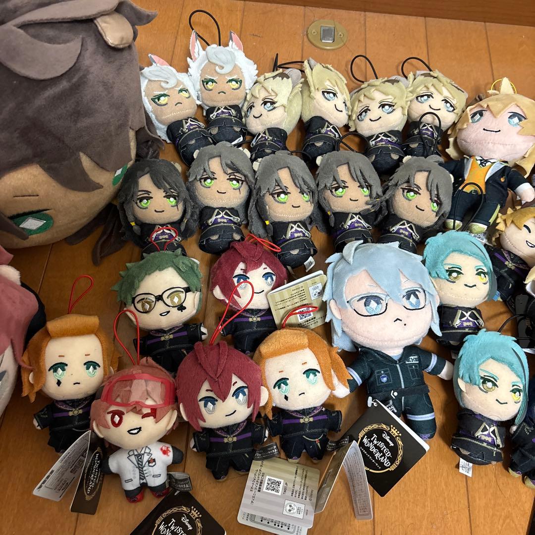 ツイステグッズ諸々セット 5枚目から缶バッジ等