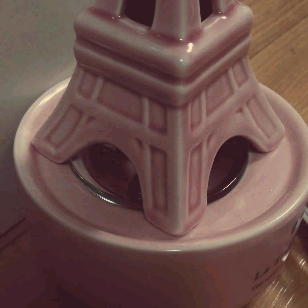 エッフェル塔モチーフ　アロマライト