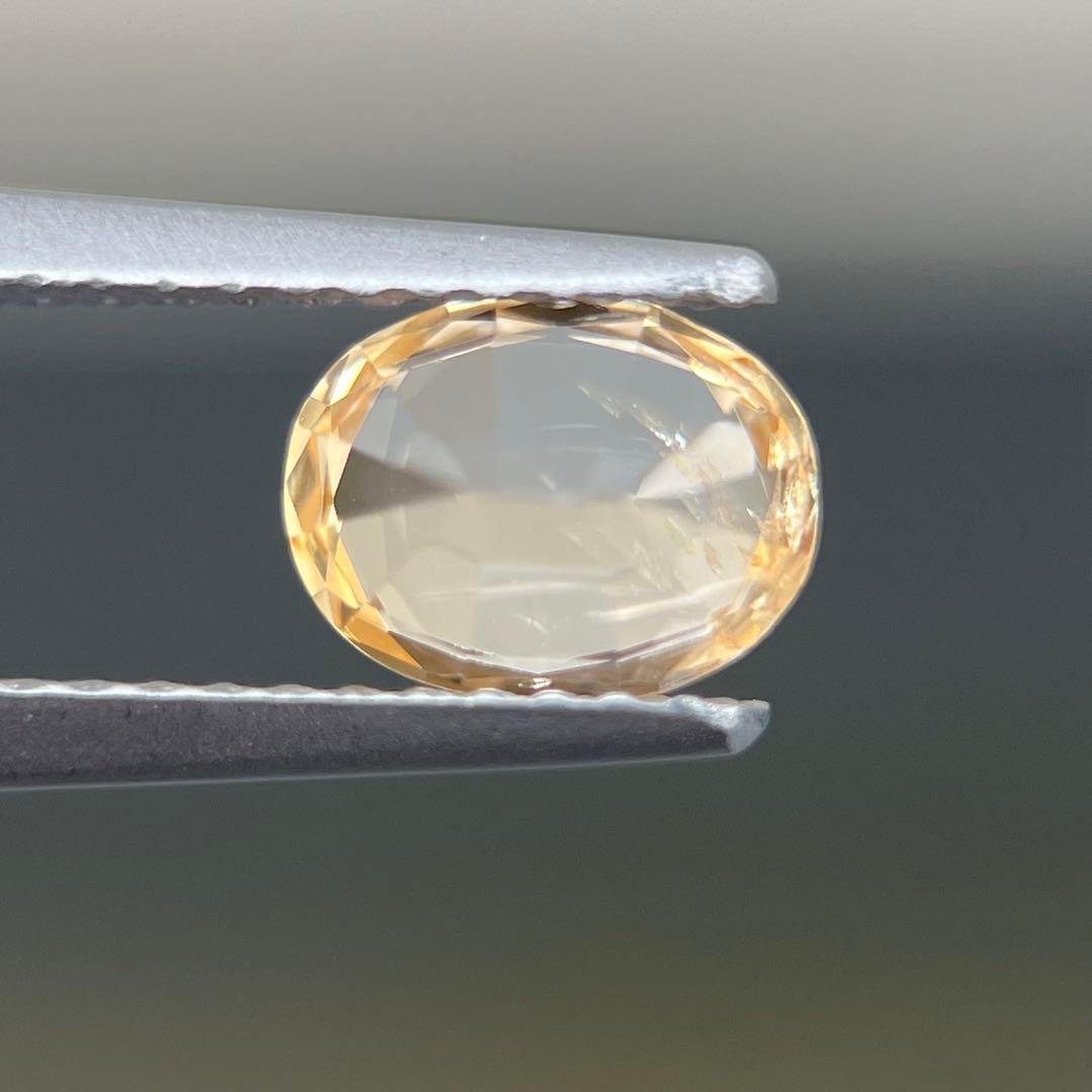 スリランカ産非加熱天然オレンジイエローサファイアルース