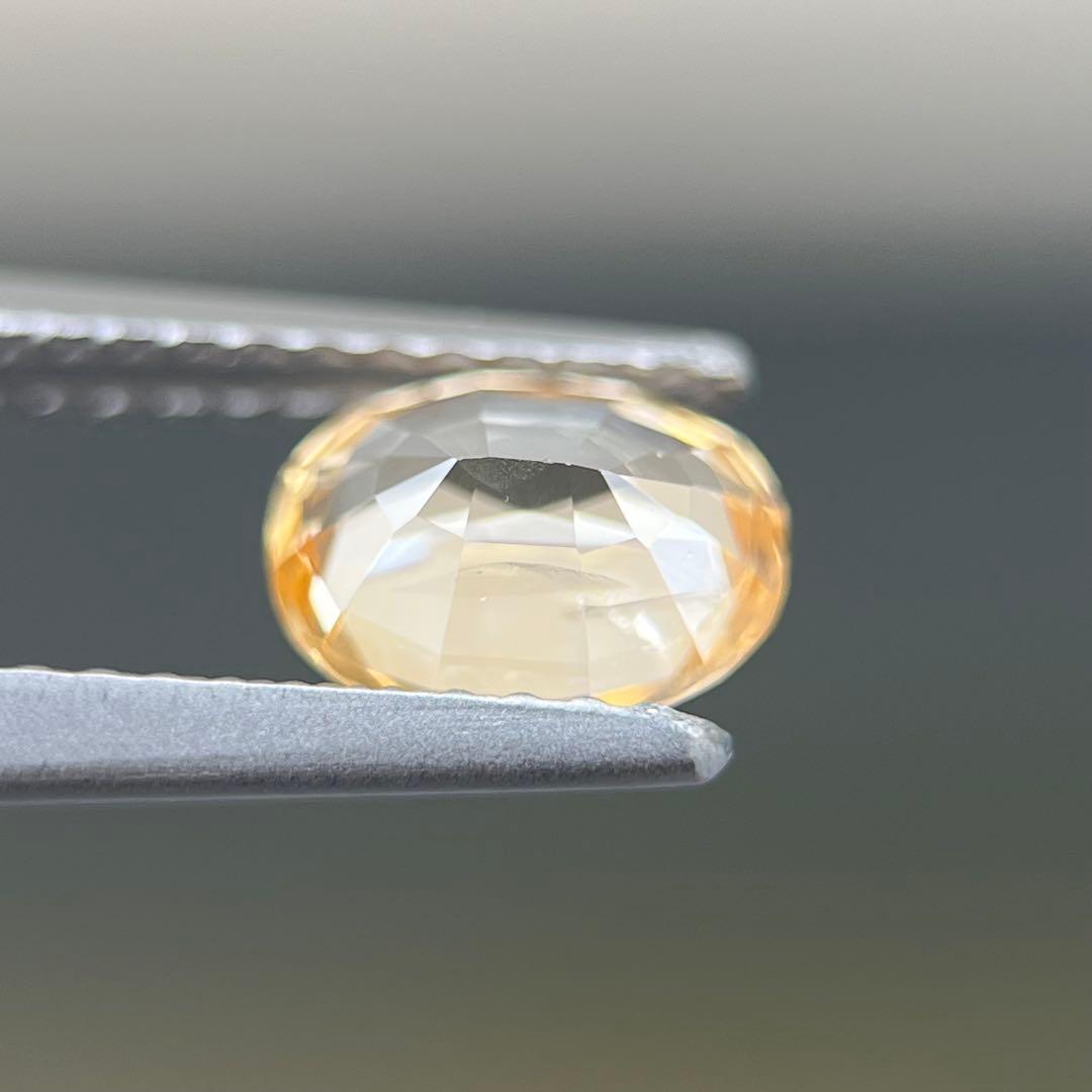 スリランカ産非加熱天然オレンジイエローサファイアルース