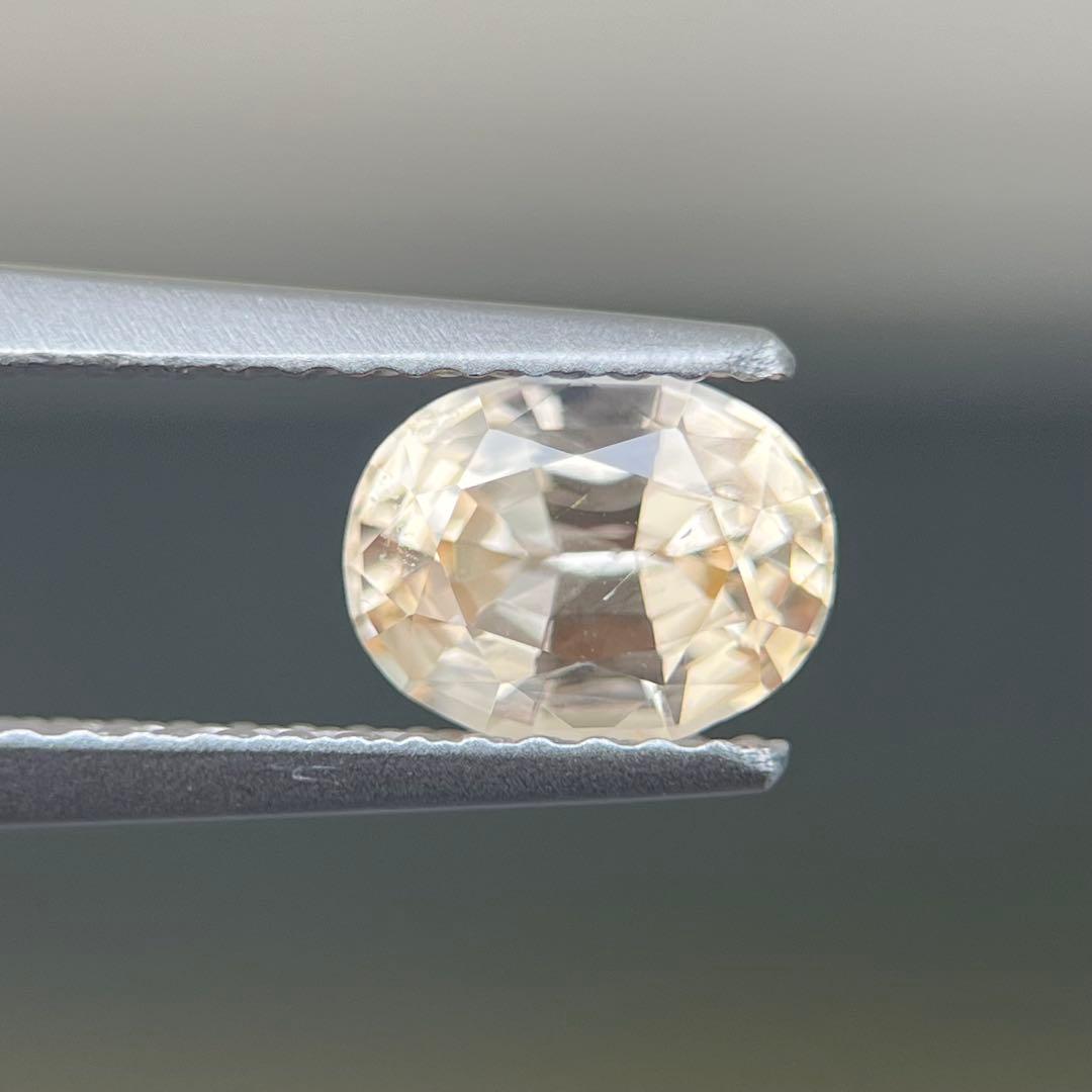 スリランカ産非加熱天然オレンジイエローサファイアルース