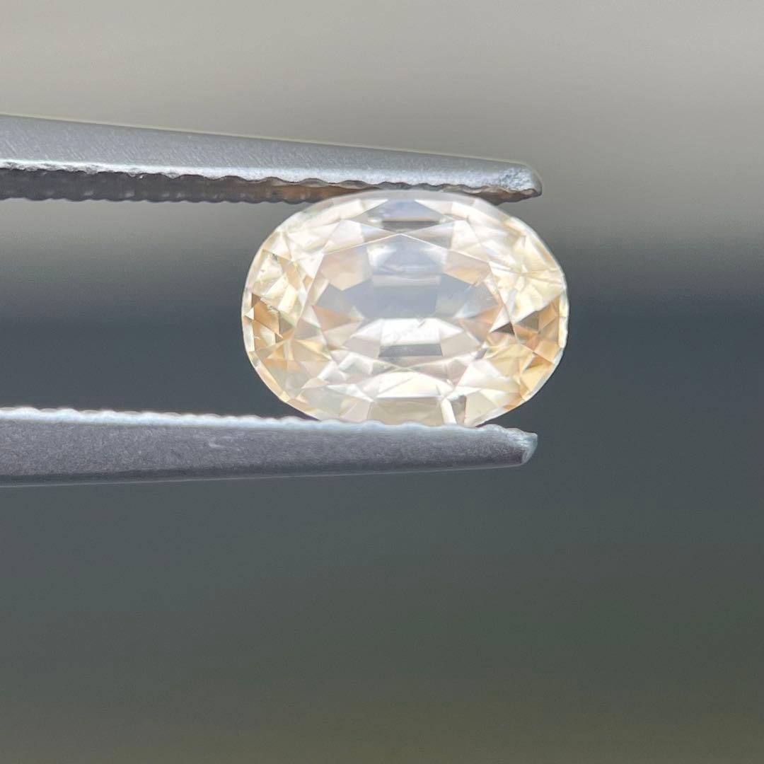 スリランカ産非加熱天然オレンジイエローサファイアルース