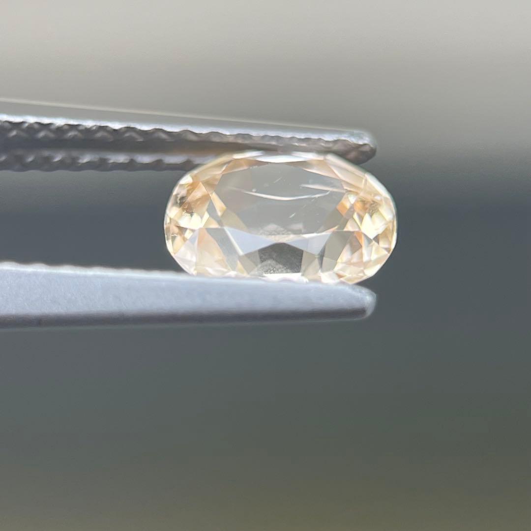 スリランカ産非加熱天然オレンジイエローサファイアルース