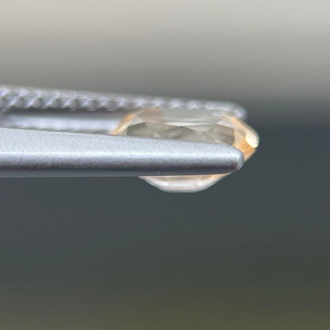 スリランカ産非加熱天然オレンジイエローサファイアルース