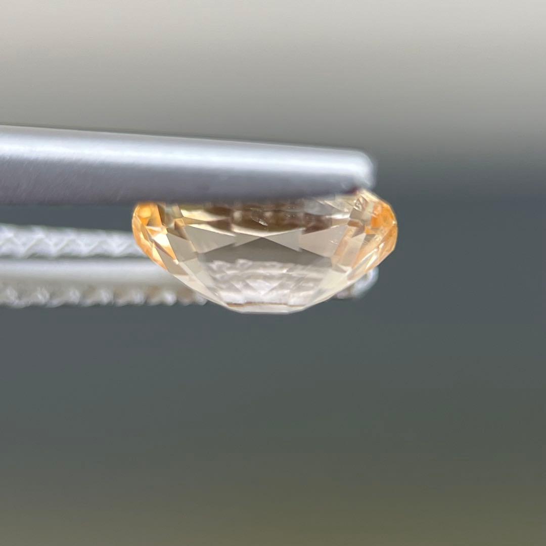 スリランカ産非加熱天然オレンジイエローサファイアルース