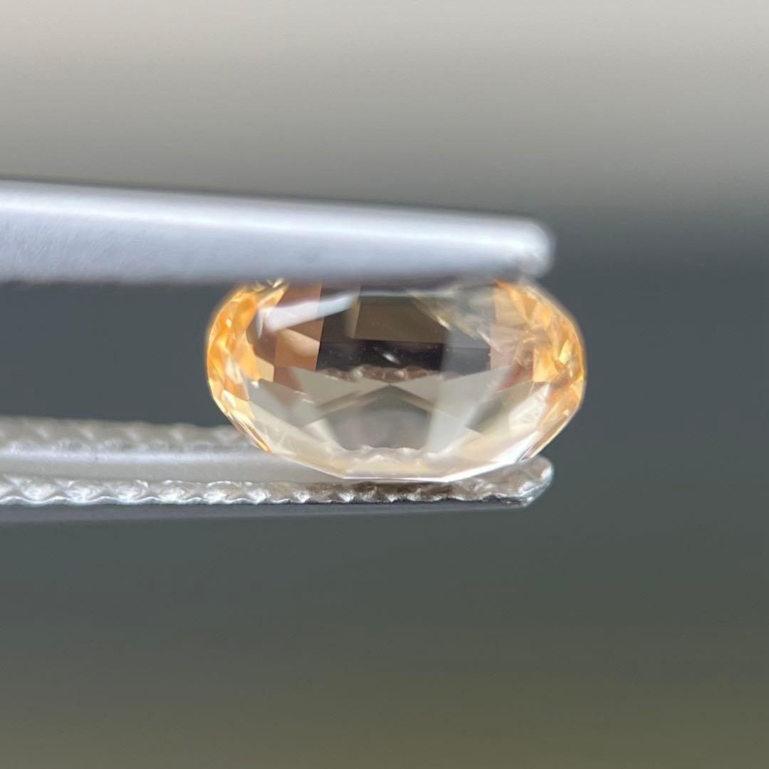 スリランカ産非加熱天然オレンジイエローサファイアルース