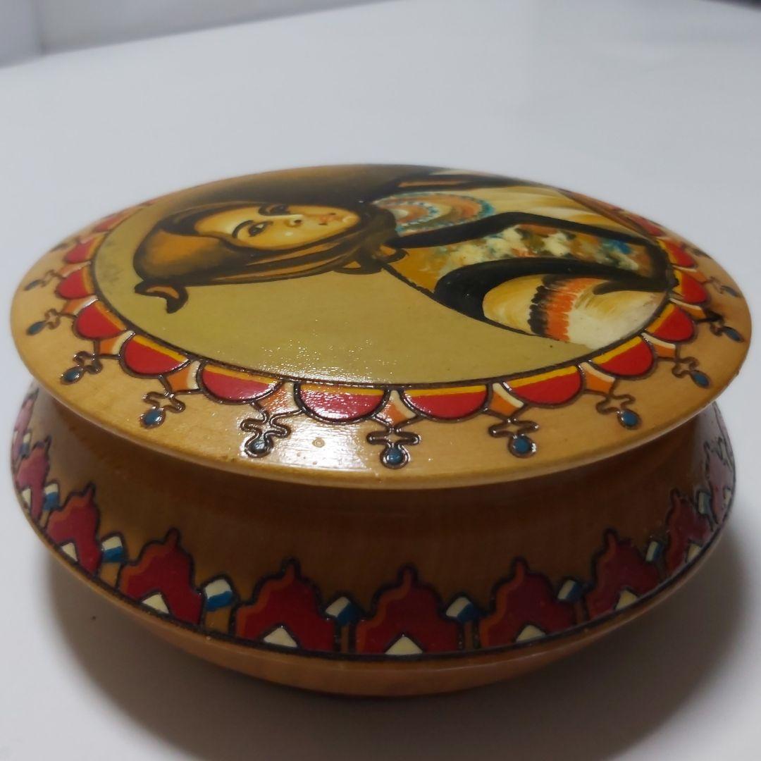 ルーマニア ハンドメイド 小物入れ 天然 木彫りハンドペイント 手描き レア