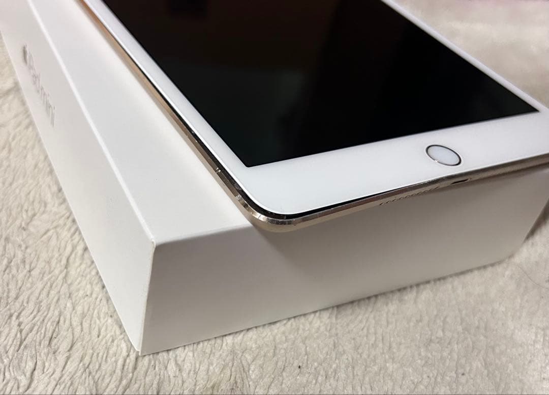 iPad本体 iPad mini 4 32GB Wi-Fi+celluar Apple