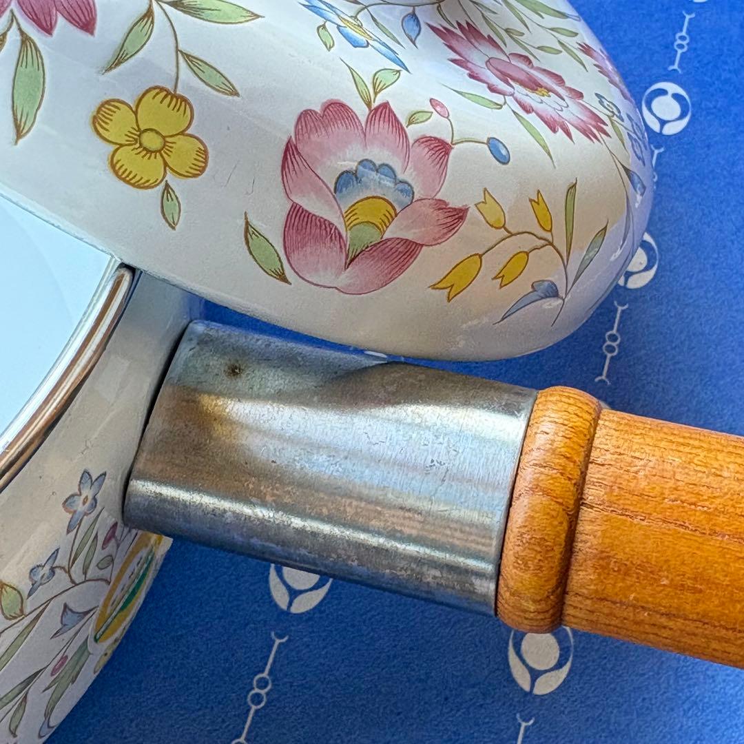 エジリーの昭和レトロな花柄ホーロー鍋　2個