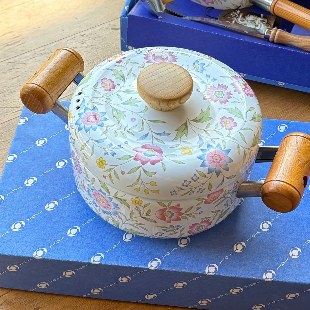 エジリーの昭和レトロな花柄ホーロー鍋　2個