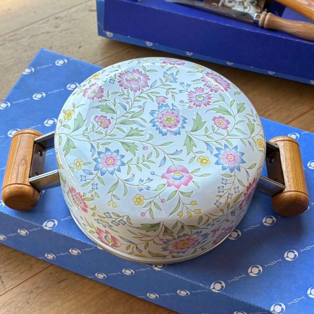 エジリーの昭和レトロな花柄ホーロー鍋　2個