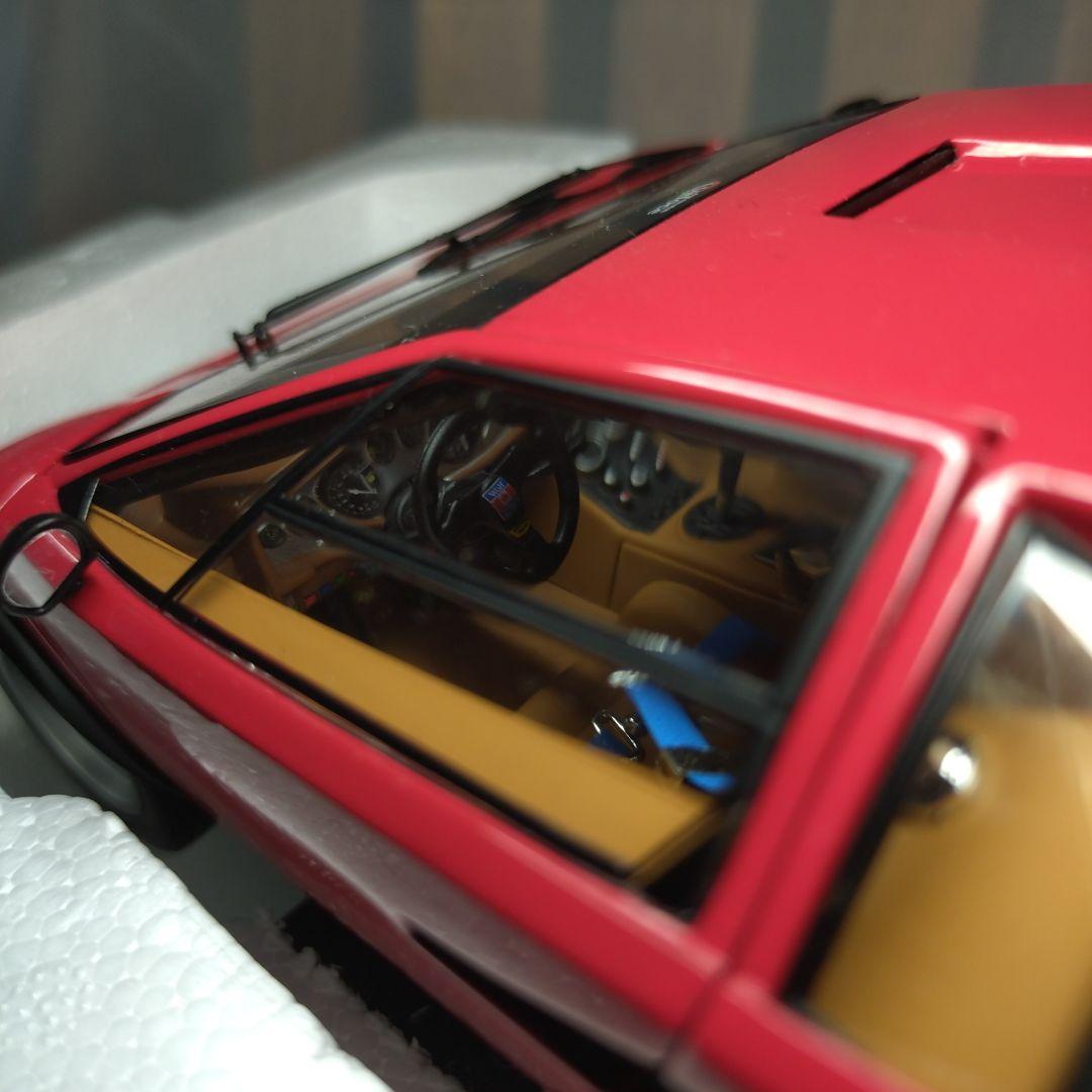 モデルカー 1/18「ランボルギーニ カウンタック ウォルターウルフ」京商