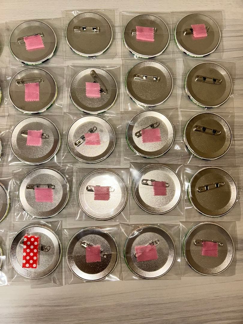 衣更真緒 缶バッジ リンベル 41個