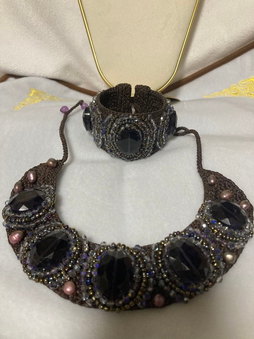 ハンドメイド ネックレスとブレスレット セット